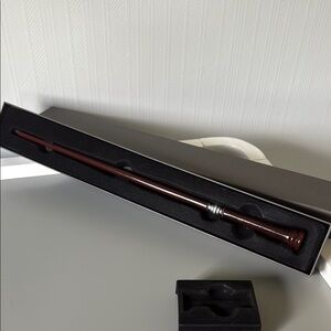 Rufus Scrimgeour Universal Studios Elegant Brown Grooming Wand